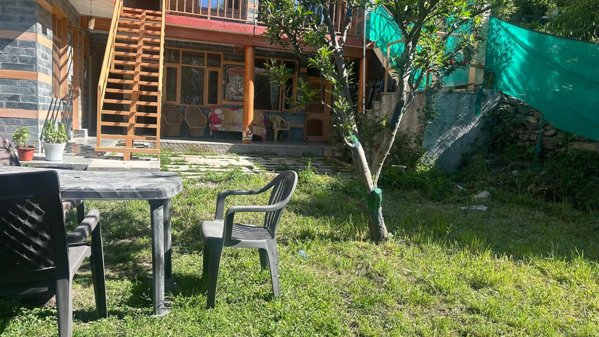 Sunface Homestay Маналі Екстер'єр фото